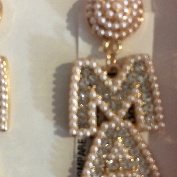 “MAMA” Earrings faux pearls & Diamonds incased in gold metal - Picture 3 of 4